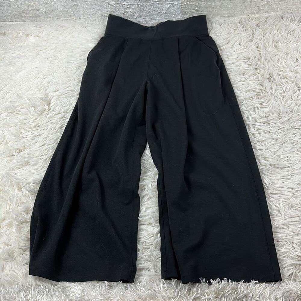 Lululemon Can You Feel The Pleat Crop *21" Black